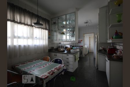 Apartamento à venda com 223m², 4 quartos e 4 vagasCozinha