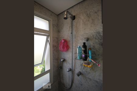 Apartamento à venda com 223m², 4 quartos e 4 vagasBanheiro da Suíte 1