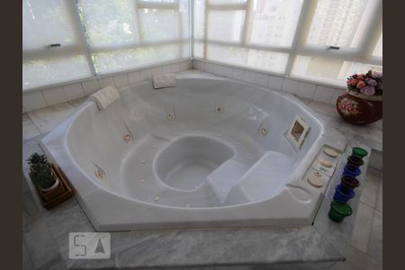 Apartamento à venda com 223m², 4 quartos e 4 vagasVaranda da Sala