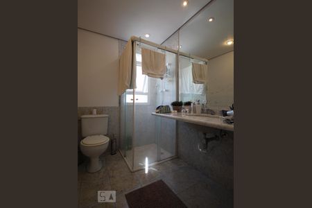 Apartamento à venda com 223m², 4 quartos e 4 vagasBanheiro da Suíte 1