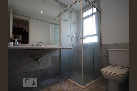 Apartamento à venda com 223m², 4 quartos e 4 vagasBanheiro da Suite 4