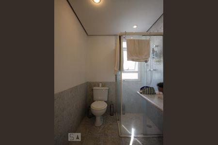 Apartamento à venda com 223m², 4 quartos e 4 vagasBanheiro da Suíte 1