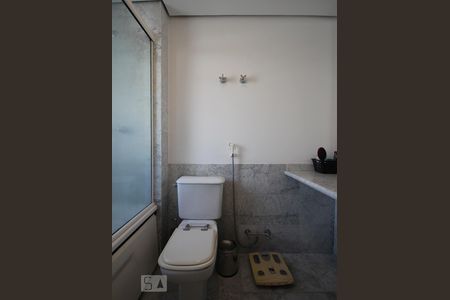 Apartamento à venda com 223m², 4 quartos e 4 vagasBanheiro da Suíte 3