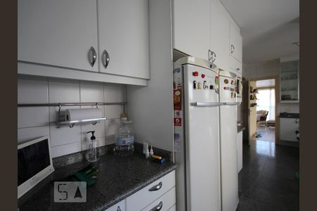 Apartamento à venda com 223m², 4 quartos e 4 vagasCozinha