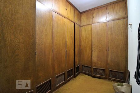 Casa à venda com 445m², 4 quartos e sem vagaCloset Suíte 1