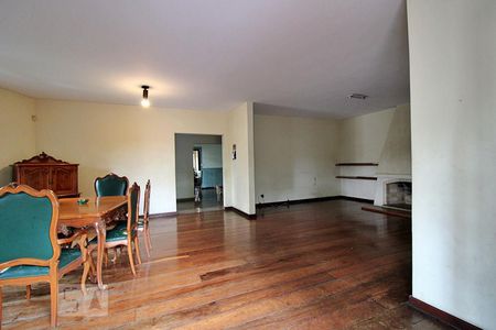 Casa à venda com 445m², 4 quartos e sem vagaSala