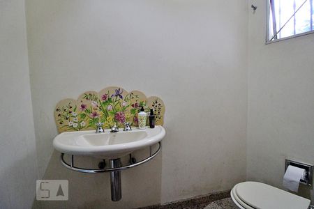 Casa à venda com 445m², 4 quartos e sem vagaLavabo 