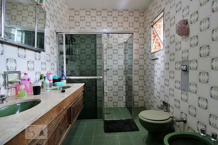 Casa à venda com 445m², 4 quartos e sem vagaBanheiro da Suíte 1