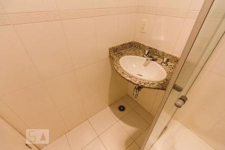 Apartamento para alugar com 60m², 2 quartos e 1 vagaBanheiro 02