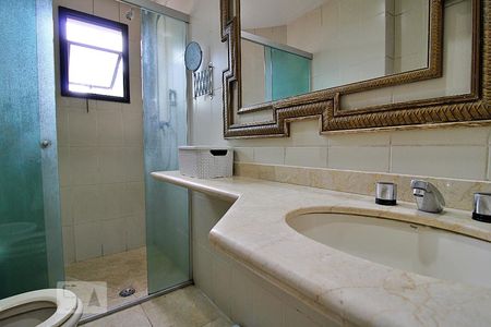 Apartamento à venda com 190m², 4 quartos e 3 vagasBanheiro da Suíte 2