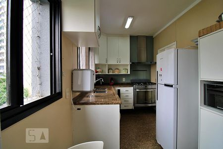 Apartamento à venda com 190m², 4 quartos e 3 vagasCozinha