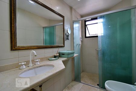 Apartamento à venda com 190m², 4 quartos e 3 vagasBanheiro da Suíte 1