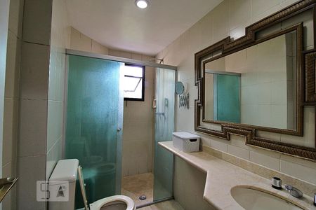 Apartamento à venda com 190m², 4 quartos e 3 vagasBanheiro da Suíte 2