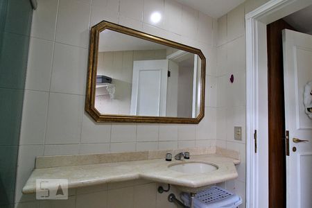 Apartamento à venda com 190m², 4 quartos e 3 vagasBanheiro da Suíte 3