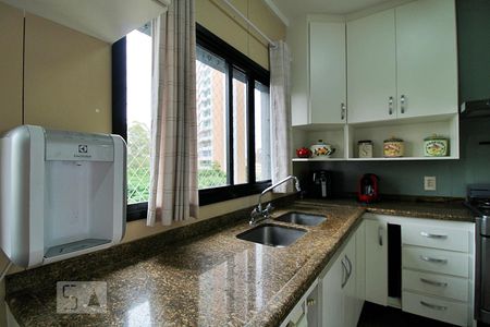 Apartamento à venda com 190m², 4 quartos e 3 vagasCozinha