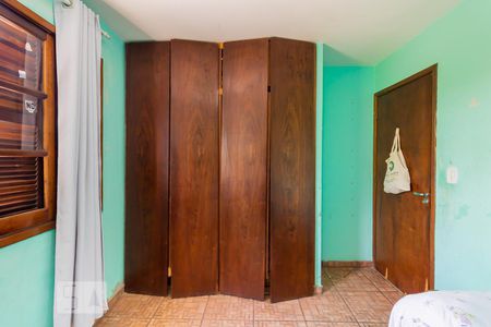 Casa à venda com 228m², 3 quartos e 2 vagasQuarto 2