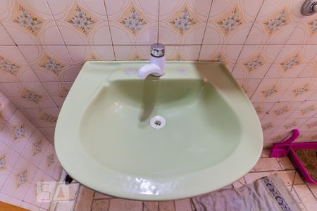 Casa à venda com 228m², 3 quartos e 2 vagasBanheiro