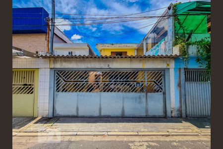 Casa à venda com 228m², 3 quartos e 2 vagasFachada