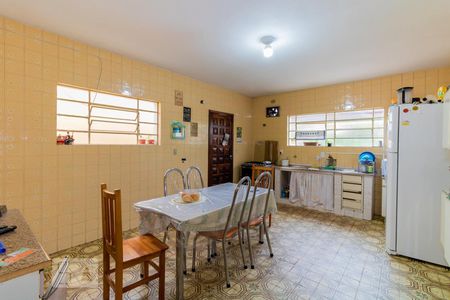 Casa à venda com 228m², 3 quartos e 2 vagasCozinha