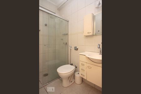 Banheiro de kitnet/studio para alugar com 1 quarto, 24m² em Vila Buarque, São Paulo