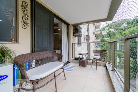Apartamento à venda com 92m², 3 quartos e 1 vaga Apartamento à venda com 92m², 3 quartos e 1 vagaVaranda