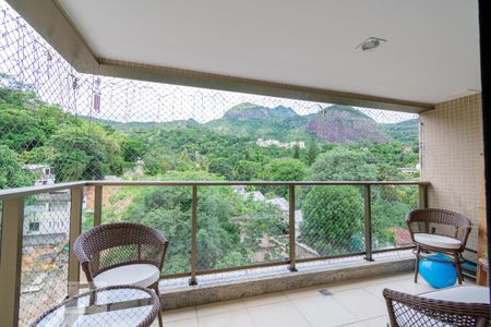 Apartamento à venda com 92m², 3 quartos e 1 vaga Apartamento à venda com 92m², 3 quartos e 1 vagaVaranda