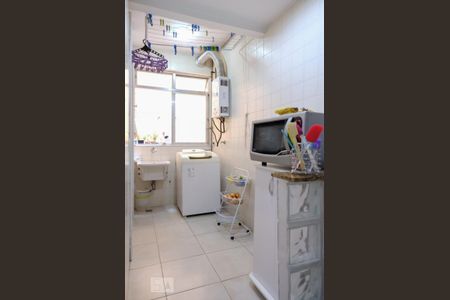 Apartamento à venda com 130m², 3 quartos e 2 vagas Apartamento à venda com 130m², 3 quartos e 2 vagasÁrea de Serviço