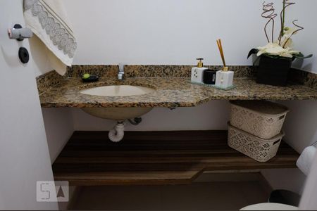 Apartamento à venda com 130m², 3 quartos e 2 vagas Apartamento à venda com 130m², 3 quartos e 2 vagasLavabo