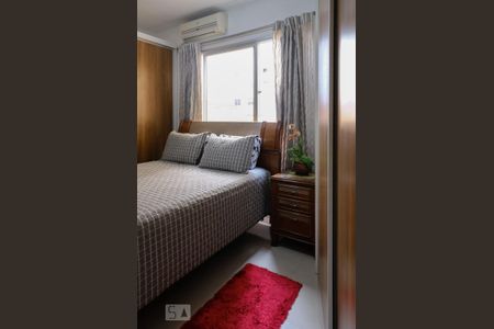 Apartamento à venda com 130m², 3 quartos e 2 vagas Apartamento à venda com 130m², 3 quartos e 2 vagasSuíte