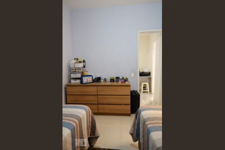 Apartamento à venda com 130m², 3 quartos e 2 vagas Apartamento à venda com 130m², 3 quartos e 2 vagasQuarto 1