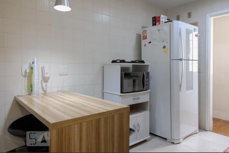 Apartamento à venda com 130m², 3 quartos e 2 vagas Apartamento à venda com 130m², 3 quartos e 2 vagasCozinha