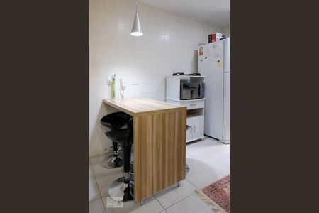 Apartamento à venda com 130m², 3 quartos e 2 vagas Apartamento à venda com 130m², 3 quartos e 2 vagasCozinha