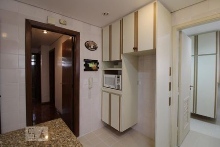 Apartamento à venda com 128m², 3 quartos e 2 vagasCozinha