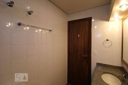 Apartamento à venda com 128m², 3 quartos e 2 vagasBanheiro