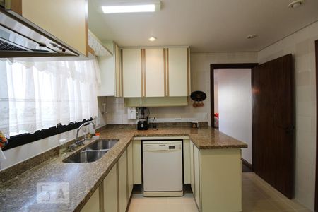 Apartamento à venda com 128m², 3 quartos e 2 vagasCozinha
