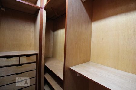 Apartamento à venda com 128m², 3 quartos e 2 vagasCloset