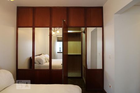 Apartamento à venda com 128m², 3 quartos e 2 vagasCloset