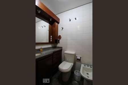 Apartamento à venda com 128m², 3 quartos e 2 vagasBanheiro da Suíte