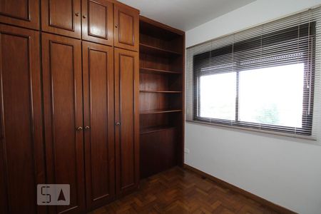 Apartamento à venda com 128m², 3 quartos e 2 vagasQuarto 1
