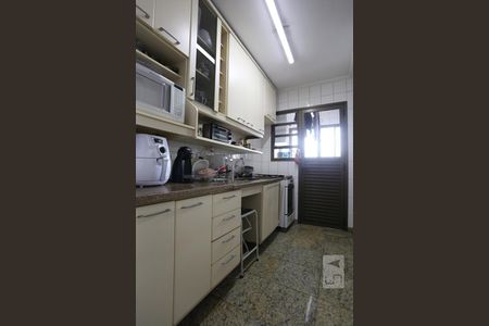 Apartamento à venda com 64m², 2 quartos e 1 vagaCozinha