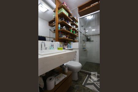 Banheiro de apartamento à venda com 2 quartos, 64m² em Vila Antonio, São Paulo