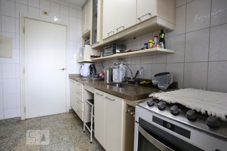 Apartamento à venda com 64m², 2 quartos e 1 vagaCozinha