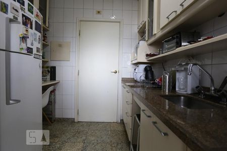 Apartamento à venda com 64m², 2 quartos e 1 vagaCozinha