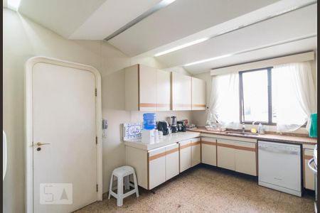 Apartamento à venda com 360m², 4 quartos e 4 vagasCozinha
