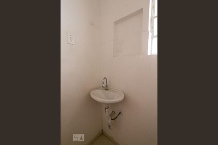 Casa à venda com 584m², 5 quartos e 3 vagas Casa à venda com 584m², 5 quartos e 3 vagasCasa 1 - Banheiro de Serviço
