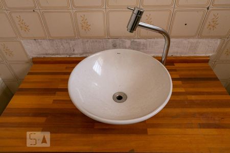 Casa à venda com 584m², 5 quartos e 3 vagas Casa à venda com 584m², 5 quartos e 3 vagasCasa 1 - Banheiro