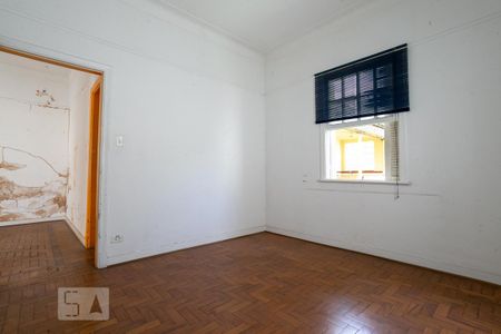 Casa à venda com 584m², 5 quartos e 3 vagas Casa à venda com 584m², 5 quartos e 3 vagasCasa 2 - Quarto 2