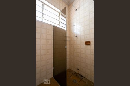 Casa à venda com 584m², 5 quartos e 3 vagas Casa à venda com 584m², 5 quartos e 3 vagasCasa 1 - Banheiro