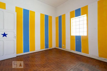 Casa à venda com 584m², 5 quartos e 3 vagas Casa à venda com 584m², 5 quartos e 3 vagasCasa 2 - Quarto 1