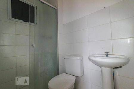 Banheiro de apartamento para alugar com 2 quartos, 45m² em Tanque, Rio de Janeiro